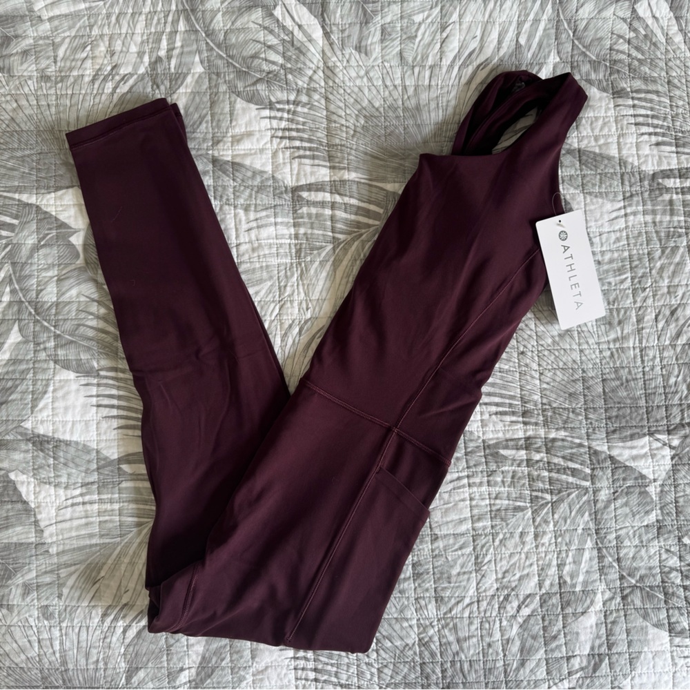 Athleta M TALL Salutation 7/8 Bodysuit